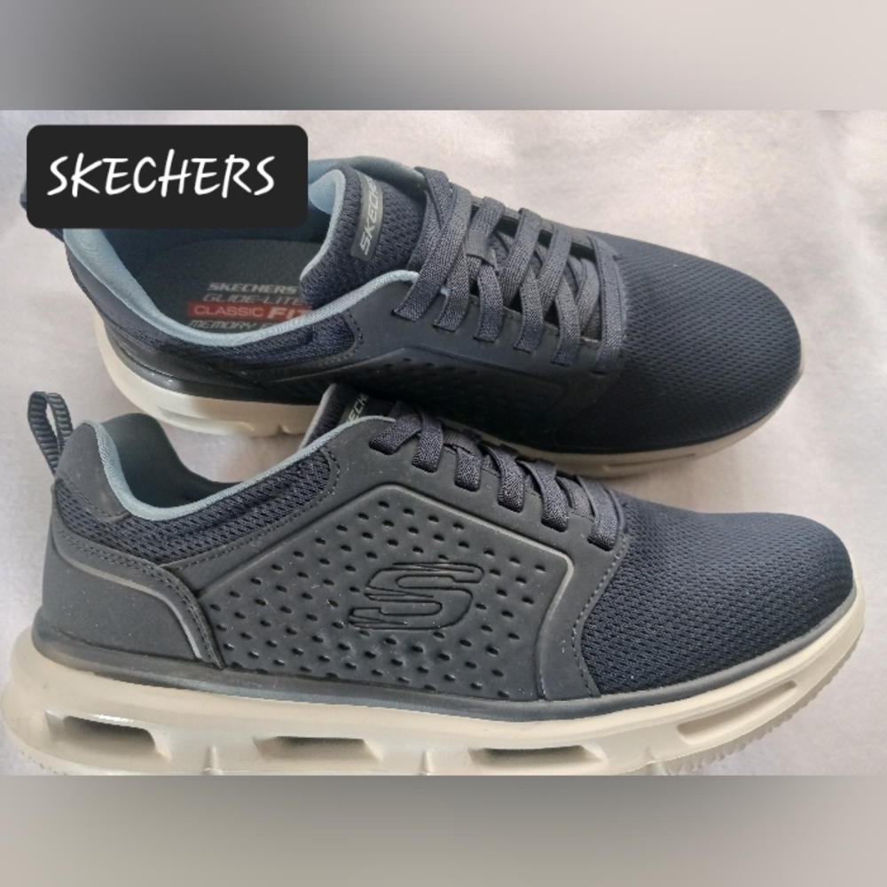SKECHERS GLIDE LITE Slip On Shoes Mens Size 9.5 Memory Foam!